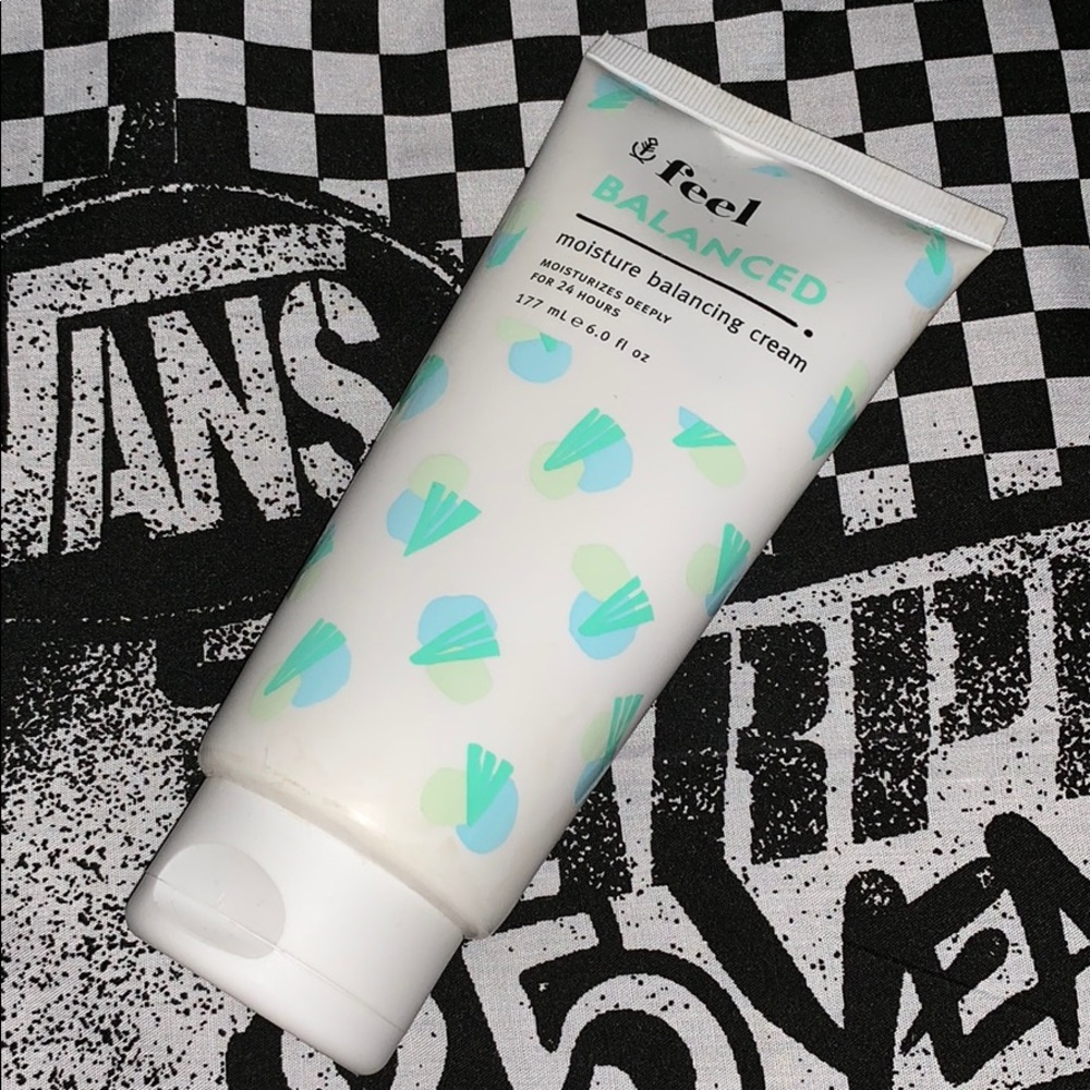Moisturizing cream. never used